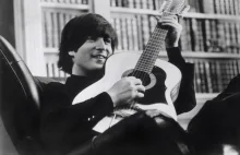 Gitara Johna Lennona sprzedana. Organizator aukcji niezadowolony...