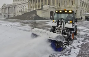 Śnieg to nie odpad, ale surowiec: zachowany do lata świetnie zastępuje...