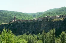 Miasto na Skale: Castellfollit de la Roca w Hiszpanii