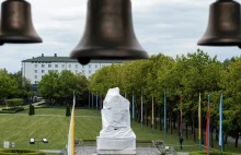 Zatrważające szczegóły sprawy księdza z Lichenia. "Zamykał w pokoju"