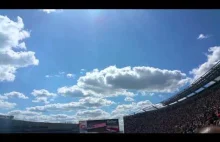 Przelot samolotu Stealth nad stadionem