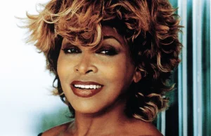 Tina Turner nie przypomina dawnej siebie. Z jej twarzą dzieje się coś dziwnego