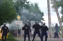 Pokojowi uchodźcy - na Węgrzech demolowali ulice, walczyli z Policją!