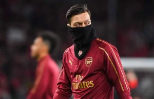 Ozil zaatakowany nożem na ulicy! Kolega z Arsenalu stanął do walki (WIDEO