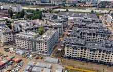 2000 mieszkań na 15 ha. Zdjęcia z drona z budowy wielkiego osiedla we Wrocławiu