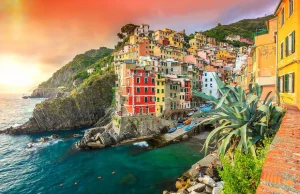 50+ Of The Most Spectacular Cliff-Side Towns And Villages In The World