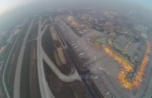 Idiota lata dronem nad aktywnym lotniskiem w Stambule