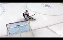 NHL - gol z połowy lodowiska