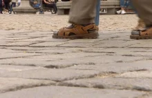 Polska i Świat: Skarpety w sandałach są trendy