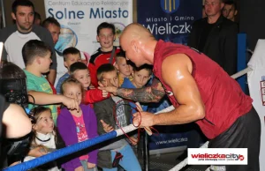 Trening medialny Artura Szpilki w Wieliczce- zdjęcia - Wieliczka City