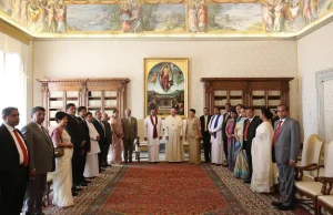 Papież: Przyjmowanie wszystkich do seminariów to błąd biskupów