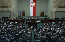 Sejm uchwalił przepisy o przewalutowaniu kredytów walutowych. Większe umorzenie