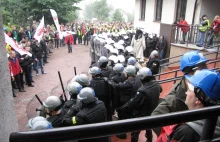 Manifestacja w obronie kopalni Brzeszcze. Policja musiała użyć pałek i gazu