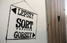 Sztuka uliczna na krakowskiej toalecie. Zbyt polityczna, więc musi zniknąć?