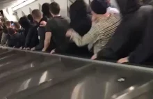 Awaria ruchomych schodów w metrze