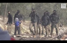 Grupa żołnierzy Sił Obrony Izraela bierze na zakładnika 7-letniego Palestyńczyka