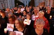 Raport KE: połowa Polaków nie wierzy w niezależność sądów