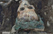 Niezwykłe znalezisko na pl. Kolegiackim: szlachcianka z perłowym czepcem