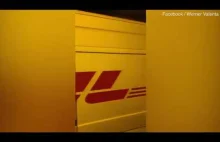 Karambol pięciu busów DHL w tunelu w Stuttgarcie