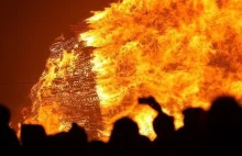 Noworoczne ognisko na plaży w Hadze zakończone katastrofą