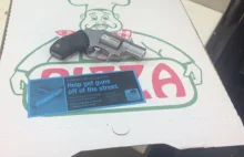 USA: Przynieś swoją broń, a dostaniesz w zamian pizzę