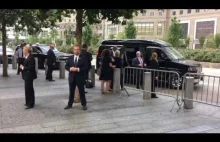 Hillary Clinton "mdleje" podczas memoriału 9/11