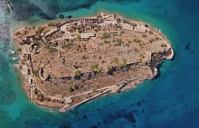 Przeklęta grecka wyspa Spinalonga. "Piekło, z którego nie dało się wyjść...