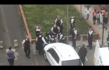 Aż 15 Policjantów aby obezwładnić jednego nożownika - UK