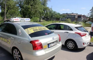 Taksówkarze w Łodzi znowu złapali kierowcę Ubera. Próbował uciekać.