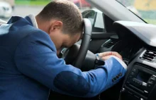 Senność za kierownicą powoduje więcej wypadków niż jazda po pijanemu
