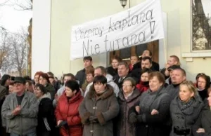 A czy ty jesteś godzien? Czyli jak ludność obaliła proboszcza.