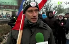 HIT! Kto wyprał narodowcom mózgi? - mówi uczestnik marszu KOD [VIDEO]