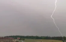 Toruń: piorun uderzył w sygnalizację! Zobacz wideo!