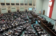 Sejm uchwalił budżet na 2012 r. z deficytem w wysokości 35 mld zł -...