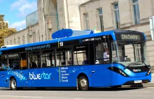 Autobus filtrujący powietrze, wychodzi na ulice Wielkiej Brytanii.