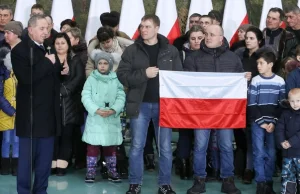 "Symboliczny dzień". 150 Polaków z Kazachstanu przybyło do Polski