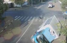 Ten rosyjski rowerzysta miał sporo szczęścia