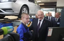 Łukaszenka: stwórzcie superkombajn, superciężarówkę i samochód...