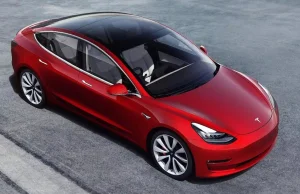 Tesla Model 3 trzecim najlepiej sprzedającym się samochodem w UK (w ogóle)