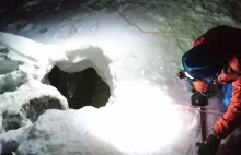 Alpinista z Niemiec przez kilka dni był uwięziony w 30-metrowej szczelinie