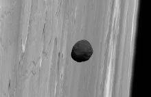 Księżyc Fobos prawdopodobnie powstał w wyniku kolizji Marsa z masywnym ciałem