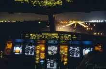 Kokpity samolotów pasażerskich nocą