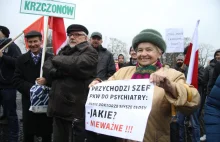 Narodowcy pikietowali na placu Litewskim: „Leśne dziadki do odsiadki”...