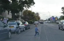 Dziecko wybiega na ulice