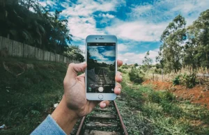 Nowy iPhone może zacząć "ekranową rewolucję"