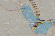 Izolacja Kataru, zamknięta przestrzeń.Sznur samolotów na jedynej możliwej trasie