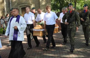 Z asystą wojska i salwą honorową. Pożegnanie mjr Bronisława Karwowskiego ps Grom