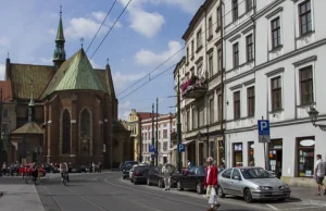 Urzędnicy na bruk. Miasto traci kamienicę na rzecz tajemniczej fundacji