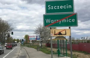 Znak z przekreślonym meczetem przy wjeździe do Szczecina