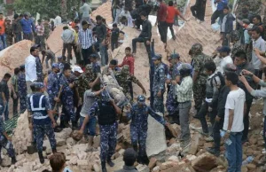 Trzęsienie ziemii w Nepalu: ponad 2200 zabitych, 5600 rannych [ENG]